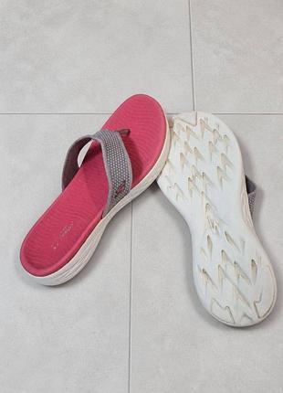Шлепки від бренду skechers. оригінал. р. 40, устілка 26см 2