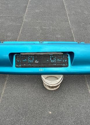 Бампер задний для mazda 121. 1994 г.в.