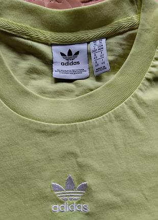 Футболка адидас новая размер -м женская