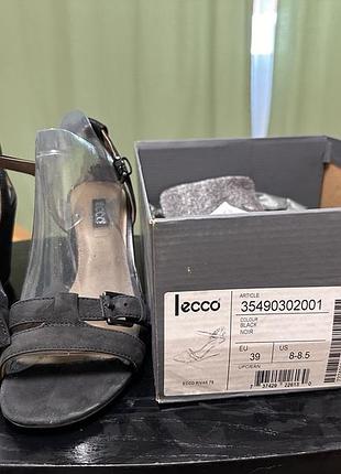 Женские босоножки ecco 39 черные на танкетке натуральная кожа