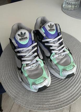 Кросівки adidas б/у з