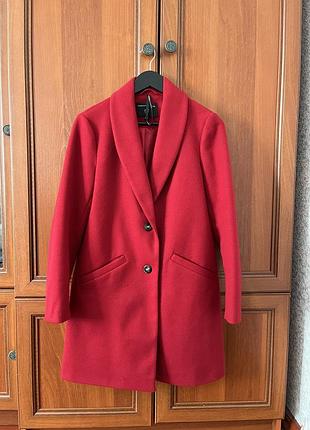 Пальто червоного кольору dorothy perkins
