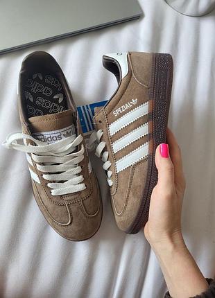 Кроссовки adidas spezial brown