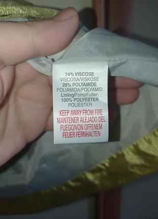 Платье мини бренда river island с вшитым поясом, с подюпником.
замеры:пог-42 см,пот-37 см, длина изделия -71,позади на молнии, с спицами на лифте. 5