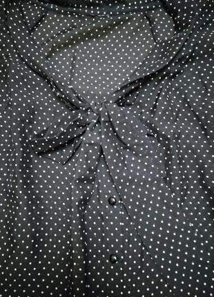 Блузка в горошек завязывается на бант 3