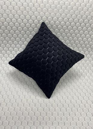 Автоподушка из алькантары lux пайка (искусственной замши), черные соты, 1 шт. (30х30 см.)