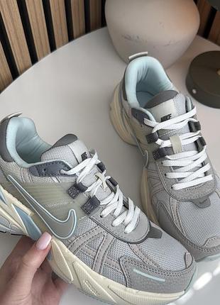 Nike v2k run