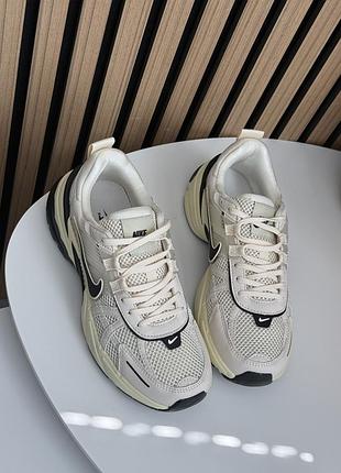 Nike v2k run