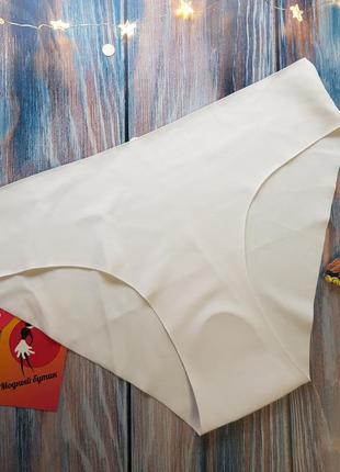 Безшовні трусики білого кольору