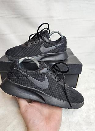 Кроссовки nike tanjun 36 размер