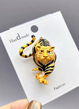 Крутая 🐯 реалистичная объёмная брошка крадущийся тигр, брошь 2