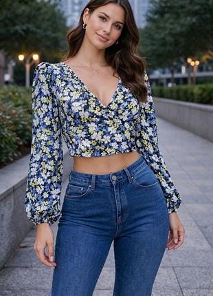 Топ - блуза с цветочным принтом и завязками от prettylittlething