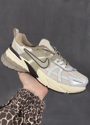 Кросівки nike v2k runtekk light brown