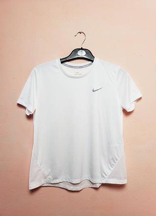 Чоловіча біла футболка nike розмір l