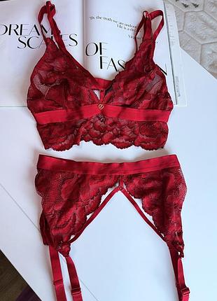 Бюстгальтер, пояс для чулок lovehoney s