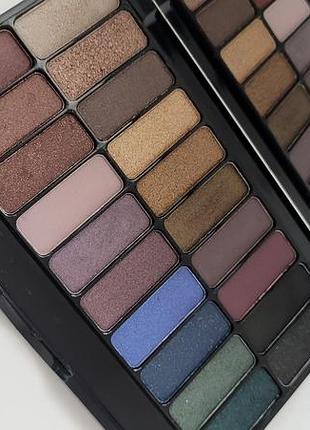 Палетка теней freedom от makeup revolution