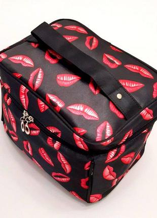 Велика чорна містка сумочка з ручкою і поцілунками kisses4 фото