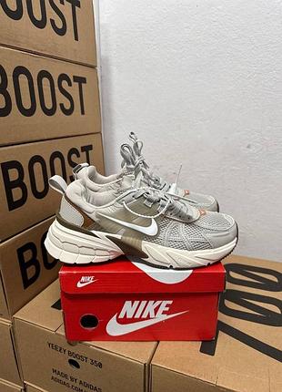 Nike runtekk v2k beige