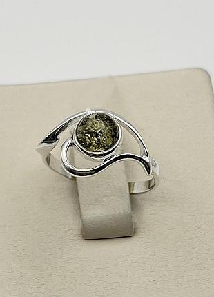 Кольцо серебряное с янтарем 17 1,9 г