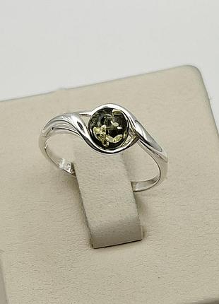 Кольцо серебряное с янтарем 18 1,4 г