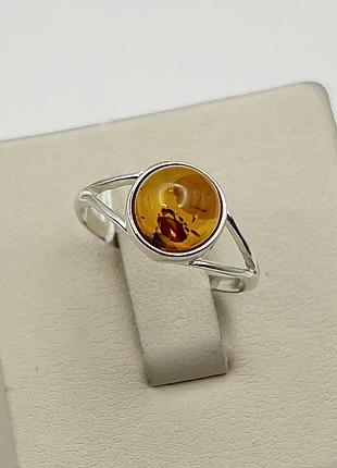Каблучка срібна з бурштином 16,5 1,6 г