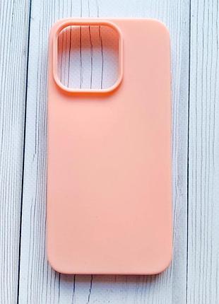 Силиконовый матовый чехол на iphone 16 pro нежный персик