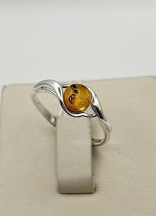 Кольцо серебряное с янтарем 17,5 1,5 г