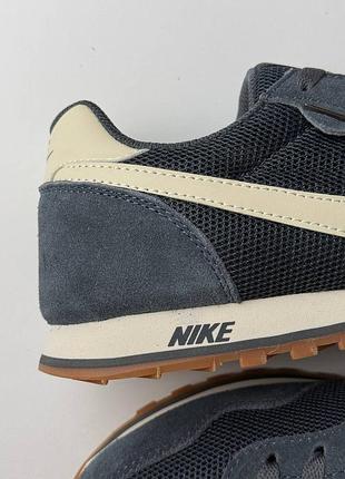 Nike md runner 2 dark grey beige 6