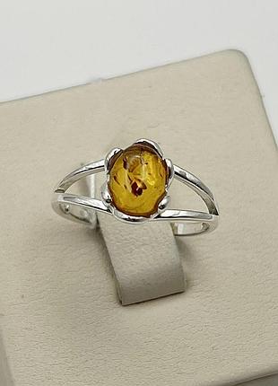 Кольцо серебряное с янтарем 18,5 1,4 г