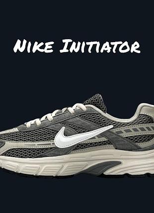 Nike initiator grey beige