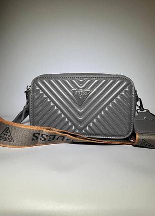 Женская сумка guess zippy snapshot серая