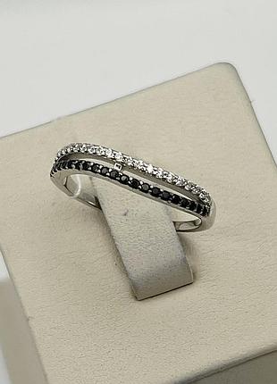 Кольцо серебряное с кубическим цирконием "дорожка" 17 1,95 г