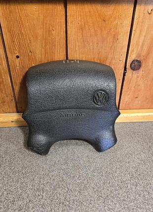 Подушка безпеки керма, руля volkswagen golf 3,vento, passat 4 ( 3a0880201)