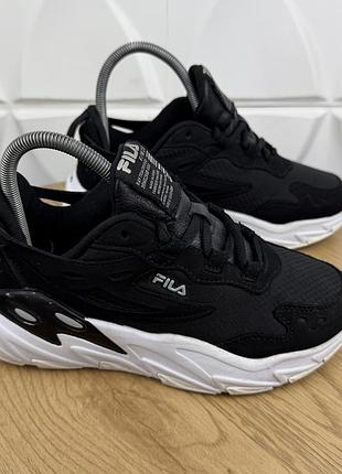 Оригінальні кросівки fila