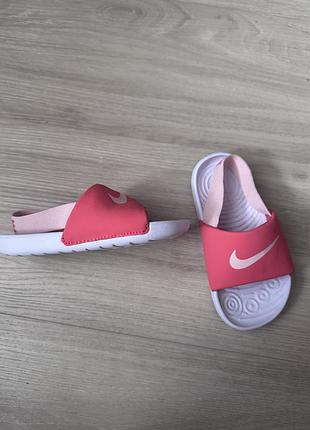 Шльопанці , сандалі на дівчинку nike