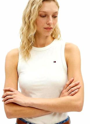 Брендовая белая женская майка в рубчик от бренда tommy hilfiger - линии tommy jeans
