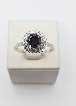 Кольцо серебряное с гранатом 17 2,54 г