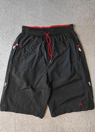 Винтажные шорты jordan 2000s relaxed fit hybrid short
оригинал
классно сидят на теле
стан 5/5
размер xl
пояс 40/56, высота 66