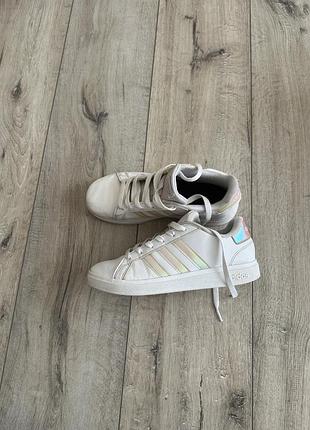 Кросівки adidas