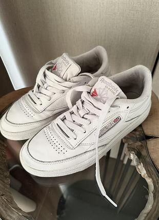 Шкіряні кросівки reebok