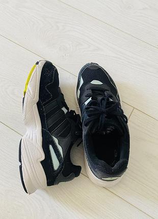 Кросівки adidas