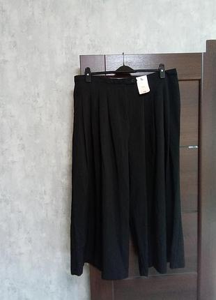 Новые брендовые летние вискозные укороченные брюки р.18.