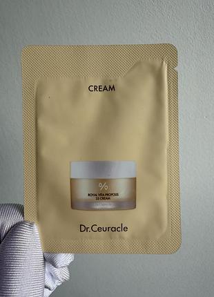 Dr.ceuracle royal vita propolis 33 cream — відновлюючий крем з прополісом, сяйво та зволоження (саше) тестер