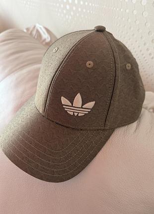 Adidas кепка