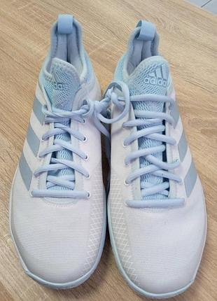 Женские кроссовки adidas