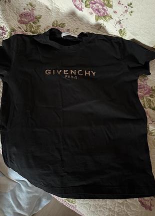 Оригінальна футболка від givenchy