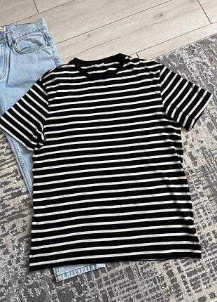 Футьолка zara в полоску м