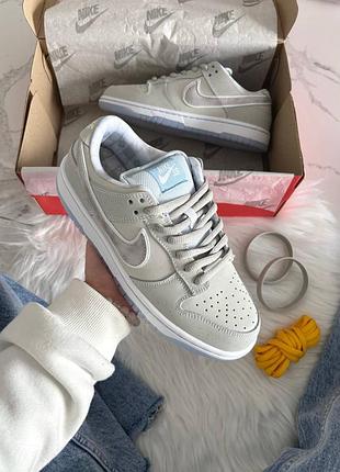 Nike sb dunk white lobster