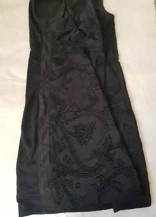 Нарядное платье из красивой черной ткани.3 фото