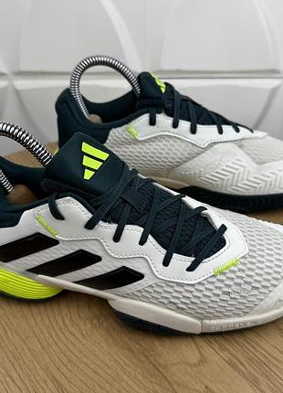 Оригінальні кросівки adidas barricade